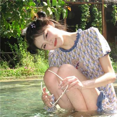 校花正在我怀里